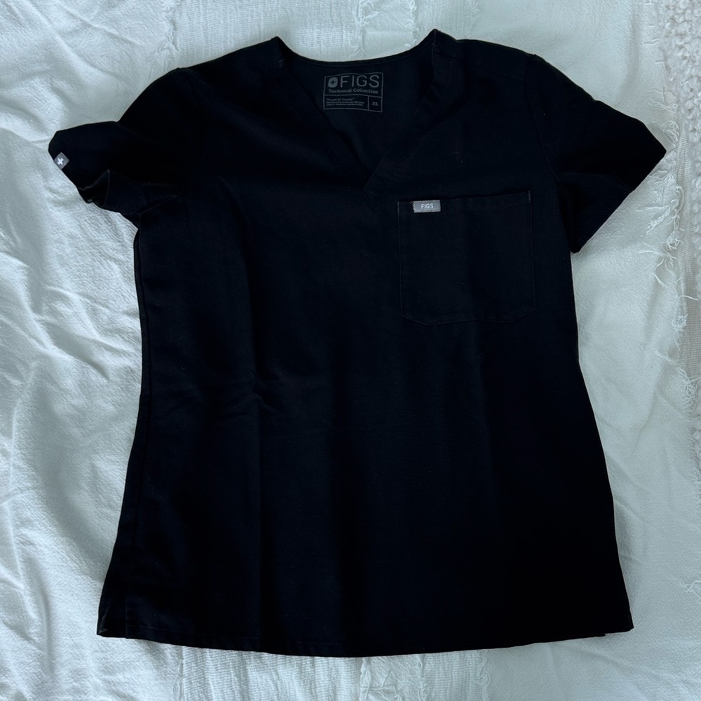 FIG scrub top